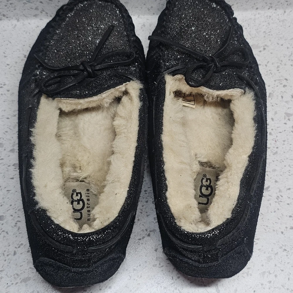 Ugg Girls glitter moccasin size 3